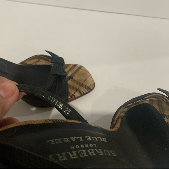 Authentic Vintage Burberrys Sandals - Picture 7 of 11